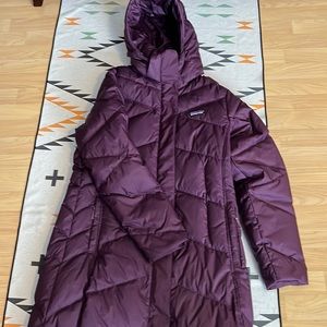 Patagonia W’s Down With It Parka NWT. Deep plum L